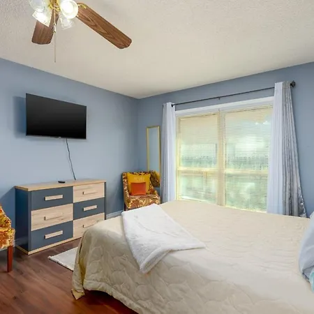 Backyard, Garage, Free Parking, Near Medical Center Villa